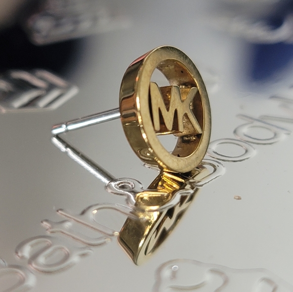 Single Michael Kors Earring - Picture 3 of 4